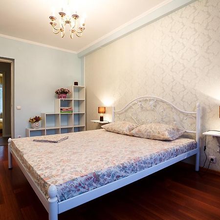 Chornovola Avenue Apartment Львів Екстер'єр фото